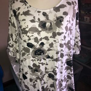 NWT Ruffle Sleeved Blouse Agnes & Dora
